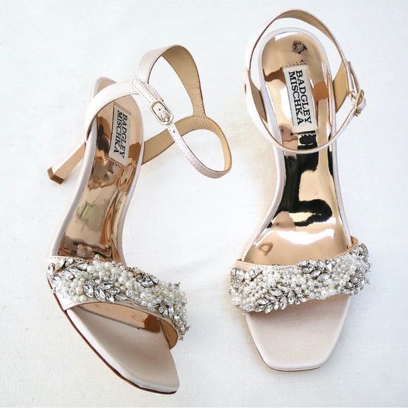 Badgley Mischka Kate, Light Pink Wedding Sandals - Picture 4 of 9